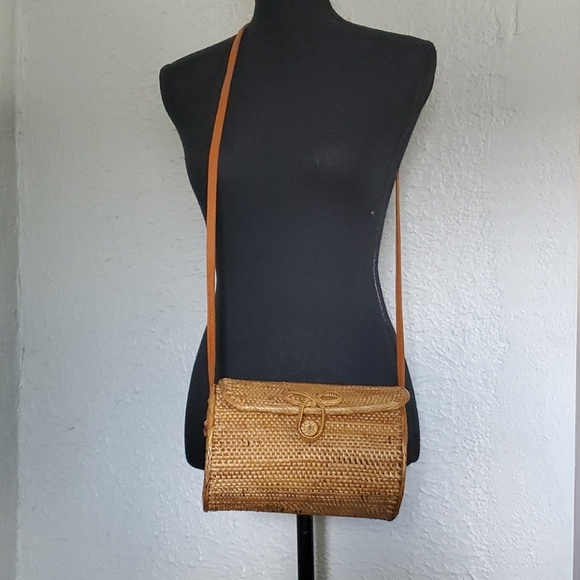 Handbags - Rittan Woven Barrel Purse